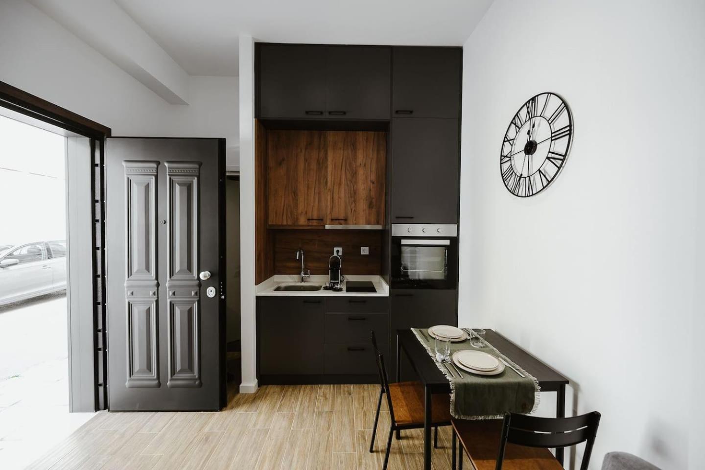 M & N Guesthouse Волос Экстерьер фото